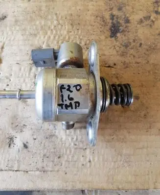 BMW 1 F20 F21 Fuel injection high pressure pump 7607159