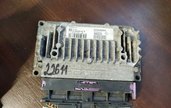 Renault Clio III Gearbox control unit/module 8200582809 s126028102b
