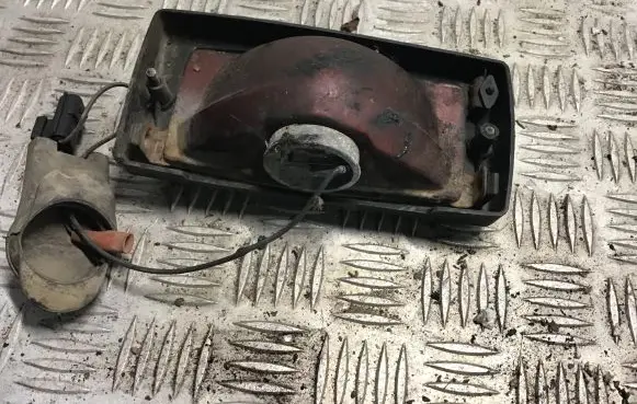 Daihatsu Feroza Reverse light 