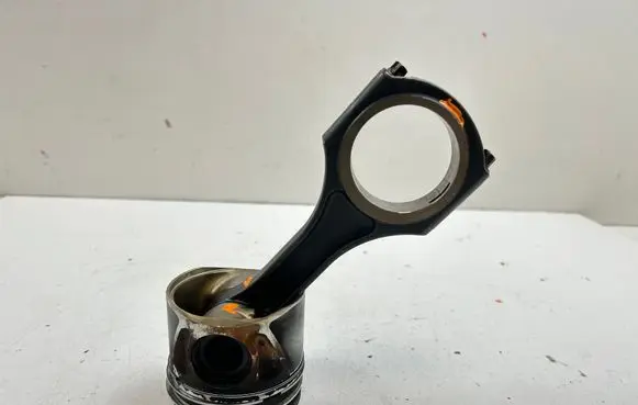 Mercedes-Benz E W212 Piston with connecting rod 65100