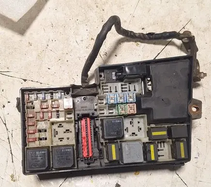 Ford Focus C-MAX Fuse module 3M5T14A067BB 518804000 1943432