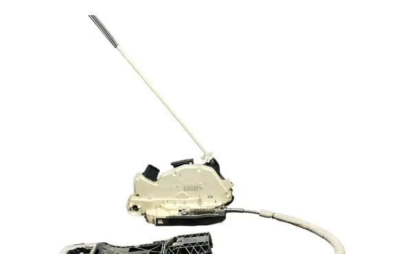 Seat Ibiza IV (6J,6P) Front door lock 5N2837016E 6J3837017C