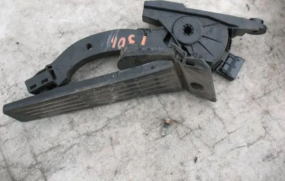 Hyundai i30 Accelerator throttle pedal 32700-3XXX