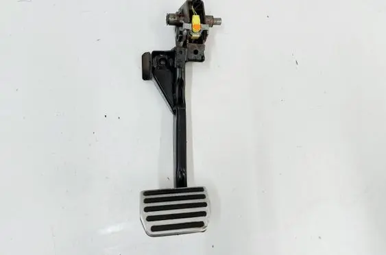 Volvo XC90 Brake pedal 31687070