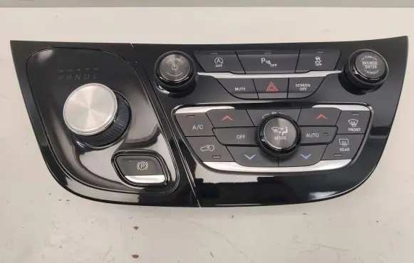 Chrysler Pacifica Climate control/heater control trim P6EV471X8AB 68240089AJ