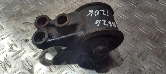 Mazda 626 Engine mount bracket