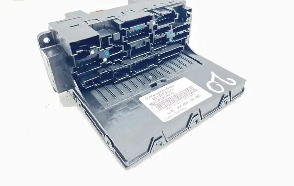 Mercedes-Benz C W203 Fuse module 2035452901 5DK00848542