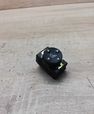 BMW 7 E38 Wing mirror switch 8352291 03060020