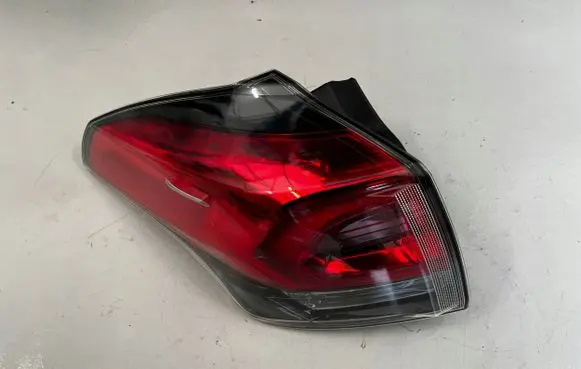 Mercedes-Benz S W220 Tailgate rear/tail lights 42200