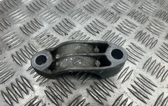 BMW 7 G11 G12 Sway bar bush bracket, front 6861474