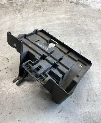 Battery tray