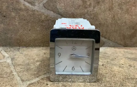 Mercedes-Benz CLS C218 X218 Clock A2188270270
