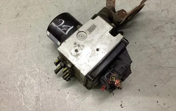 Volkswagen PASSAT B6 ABS Pump 3C0614095M 15747502B 15747702