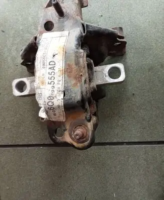 Skoda Fabia Mk1 (6Y) Engine mount bracket 6Q0199555AD 6Q019905