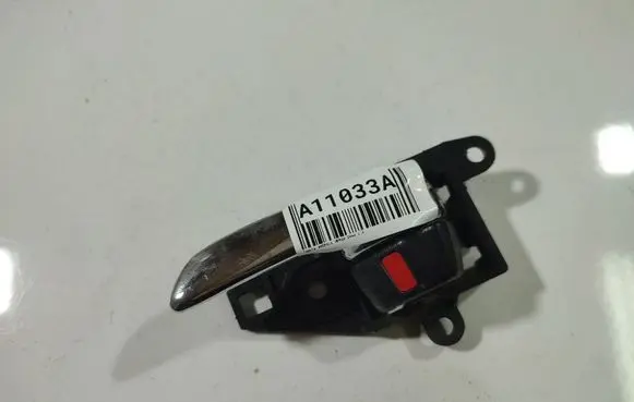 Toyota Avensis Verso Rear door interior handle 
