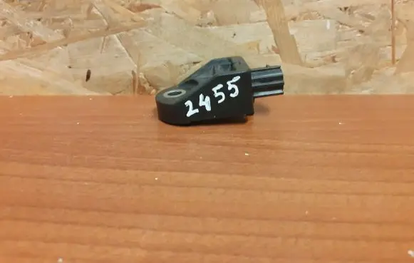 Toyota RAV 4 (XA40) Airbag deployment crash/impact sensor 2455 8917312180