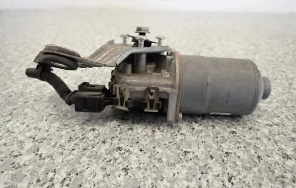 Nissan Pulsar Wiper motor