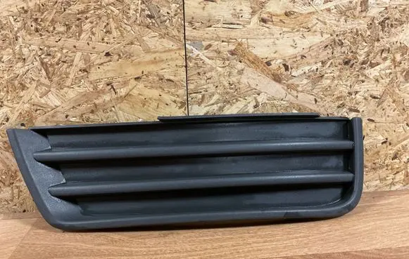 Ford Focus C-MAX Front bumper lower grill 3M51R19953BD