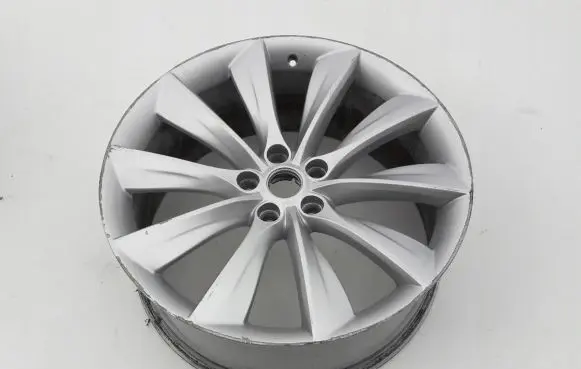 Tesla Model S R21 alloy rim 