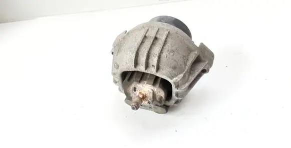 BMW 1 E81 E87 Engine mount bracket 13981112GE