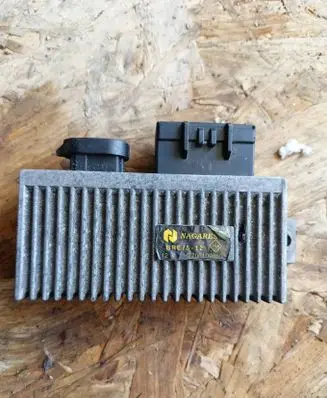 Renault Clio III Glow plug pre-heat relay 7700109860