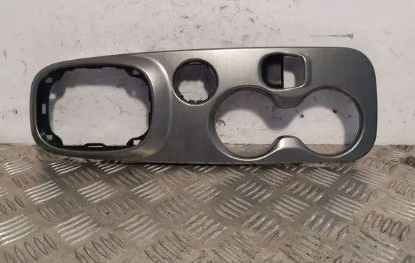 Fiat 500X Gear shifter surround trim plastic
