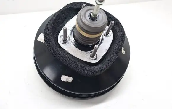 Opel Crossland X Brake booster 9813761080