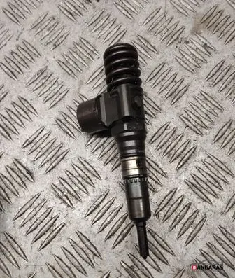 Volkswagen Caddy Fuel injector 03g130073g