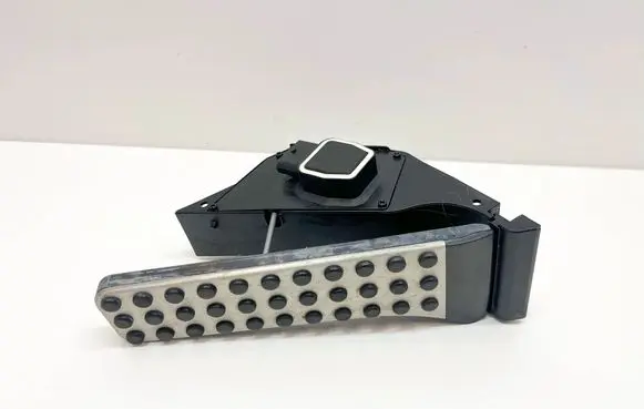 Mercedes-Benz SL R231 Accelerator throttle pedal A2043000182 A2043000204