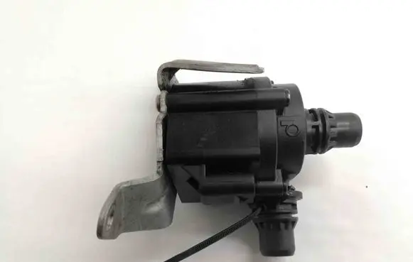 BMW 5 GT F07 Electric auxiliary coolant/water pump 8511748