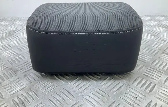Volkswagen Golf Sportsvan Rear seat headrest 