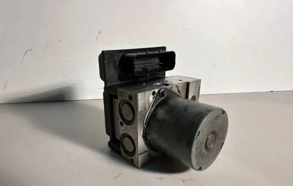 BMW 5 E60 E61 ABS Pump 6768729