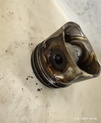 Piston