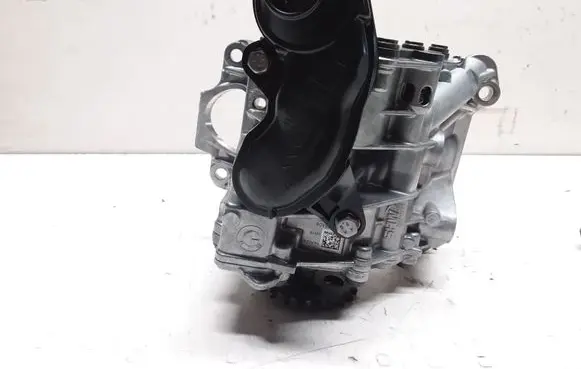 BMW 2 F45 Oil pump 851375606