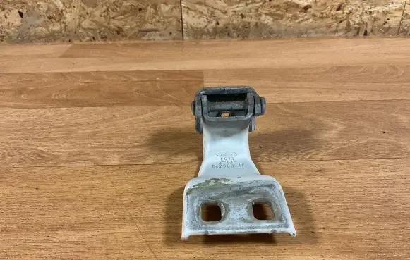 Ford Focus Tailgate/trunk/boot hinge 3M51R42900AF