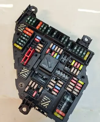 BMW 5 GT F07 Fuse module 117033452 111109 9210857