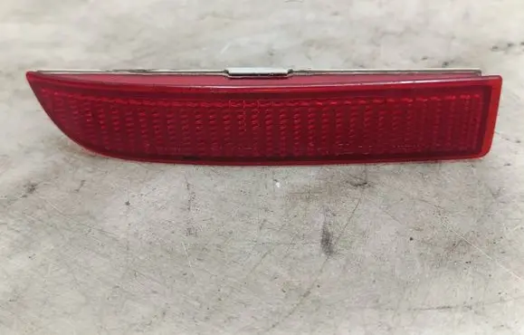Toyota Avensis T270 Rear tail light reflector R1152 1090037