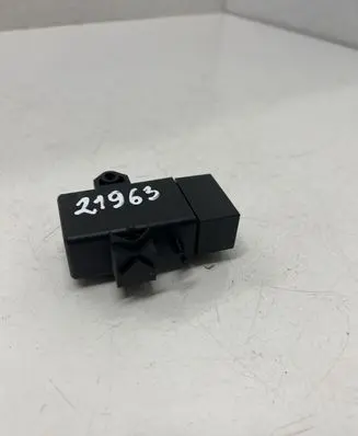 Skoda Fabia Mk3 (NJ) Seat heating relay 6R0959772E