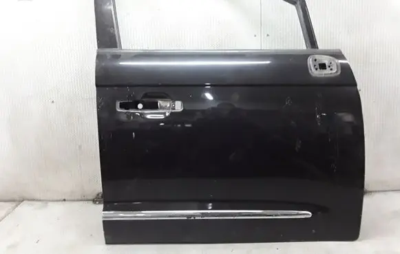 SsangYong Rodius Front door