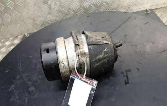 Porsche Panamera (970) Engine mount vacuum valve 
