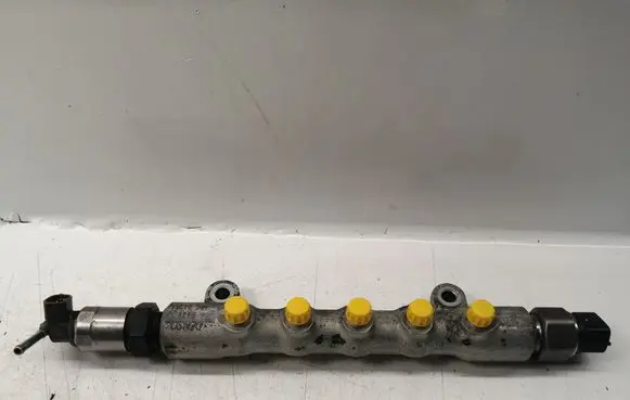 Toyota Avensis T250 Fuel main line pipe 238100R020 8945860010