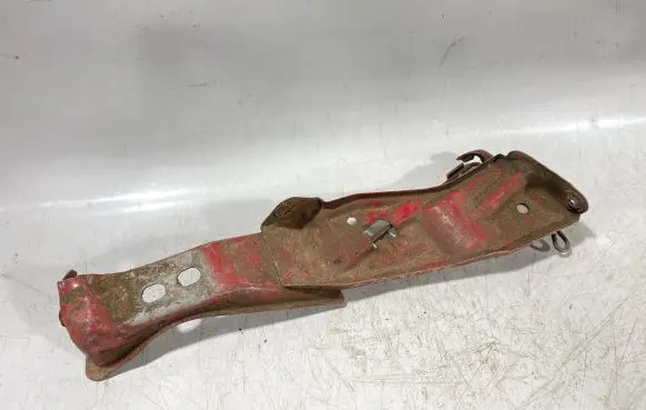 Audi A6 S6 C4 4A Radiator support slam panel bracket 
