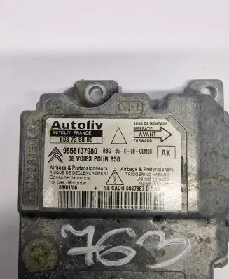 Citroen C4 I Airbag control unit/module 9658137980