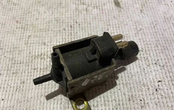 Mercedes-Benz E W210 Turbo solenoid valve a0015408697 0015408697