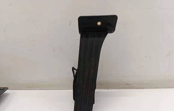 BMW X1 U11 Accelerator throttle pedal 6889823