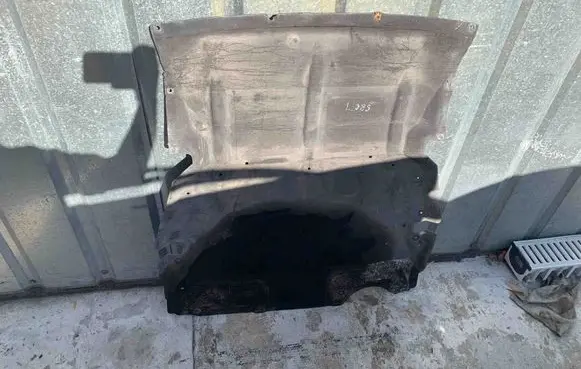 BMW 2 F45 Engine splash shield/under tray 7241814