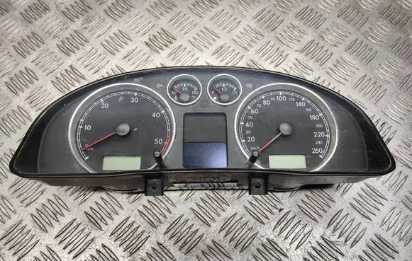 Volkswagen PASSAT B5 Speedometer (instrument cluster) 3B0920