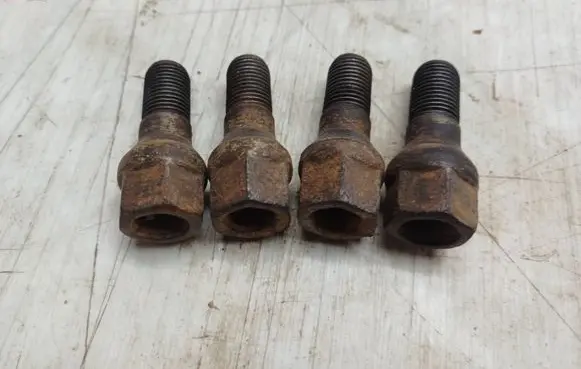 Peugeot Partner Nuts/bolts