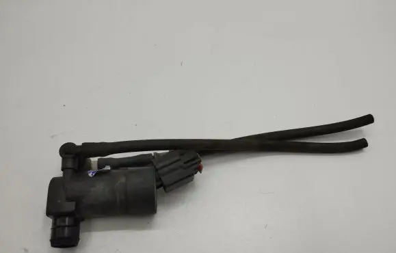 Volvo XC90 Windscreen/windshield washer pump
