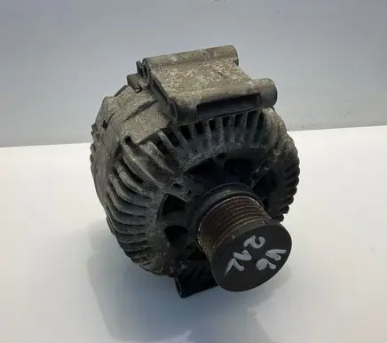 Mercedes-Benz E W212 Generator/alternator A6421540402 109050997 6421540402